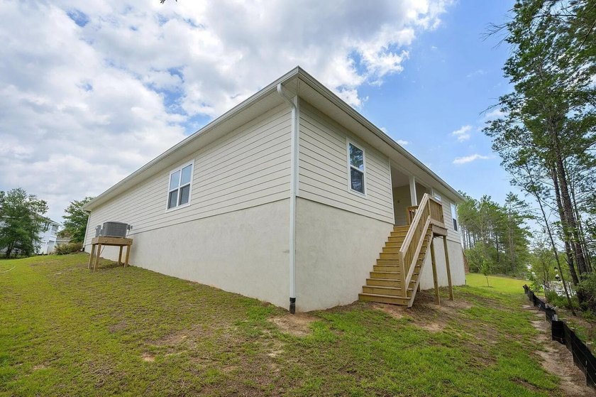 Need space and a great location at an affordable monthly - photo 38
