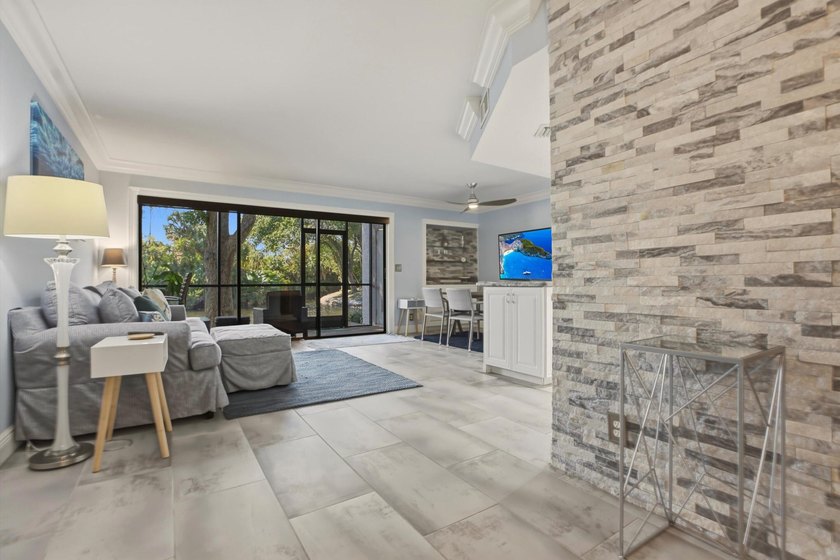Make this beautifully updated and tastefully decorated 1-bedroom - photo 4