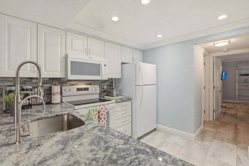 Make this beautifully updated and tastefully decorated 1-bedroom - photo 8