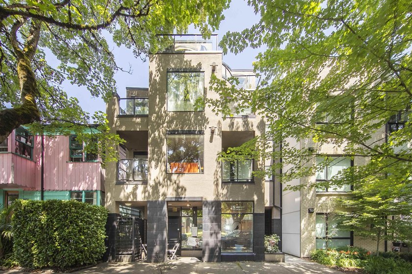 Welcome to Alma Court, an intimate boutique building tucked away - photo 27
