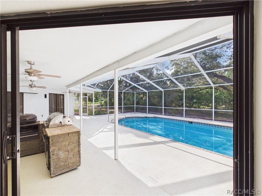 Welcome to 7256 Royal Oak Dr. This 3/2/2 offers the perfect - photo 18