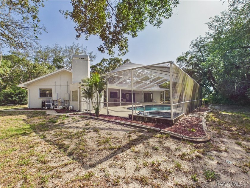 Welcome to 7256 Royal Oak Dr. This 3/2/2 offers the perfect - photo 40