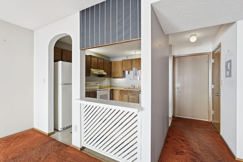 This unit is a handy person special, an opportunity to build - photo 4