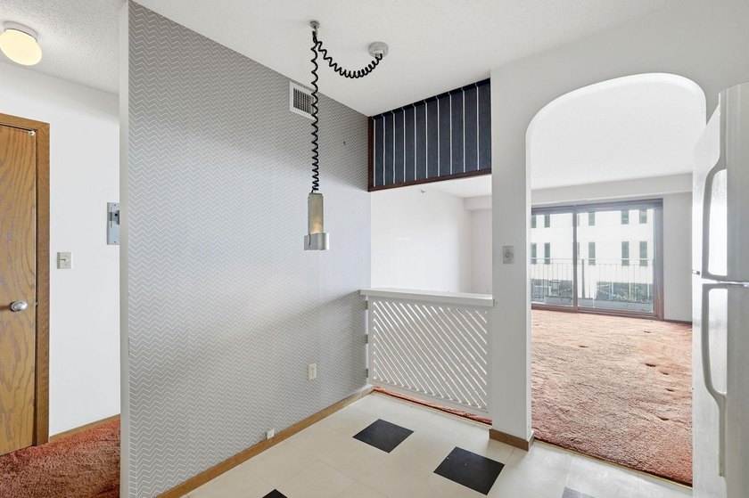 This unit is a handy person special, an opportunity to build - photo 9