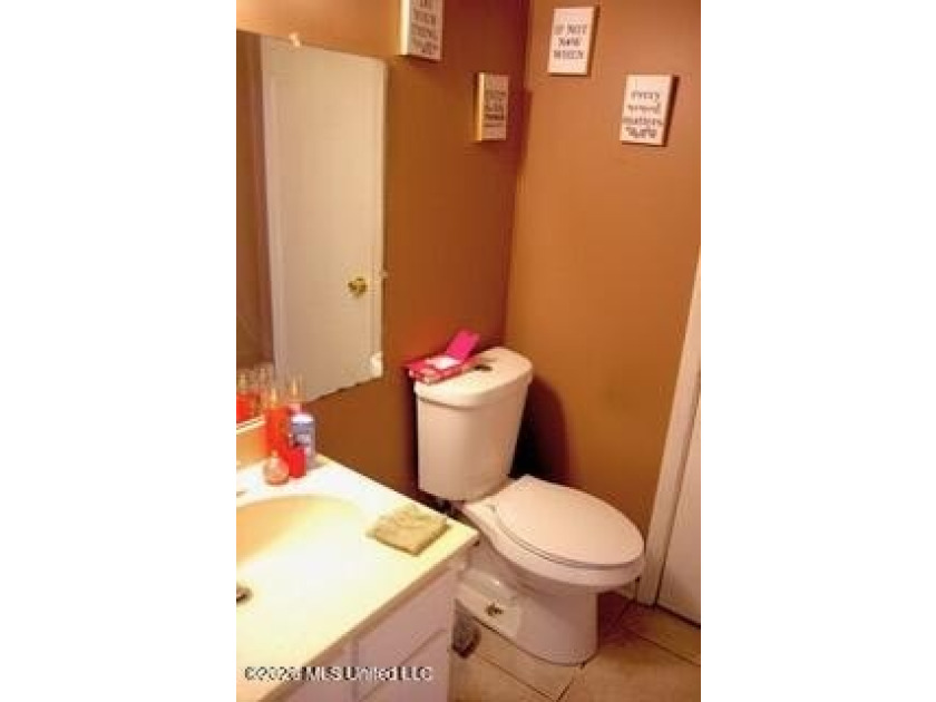 Great First time Home Buyer or Investor looking for a ready made - photo 13
