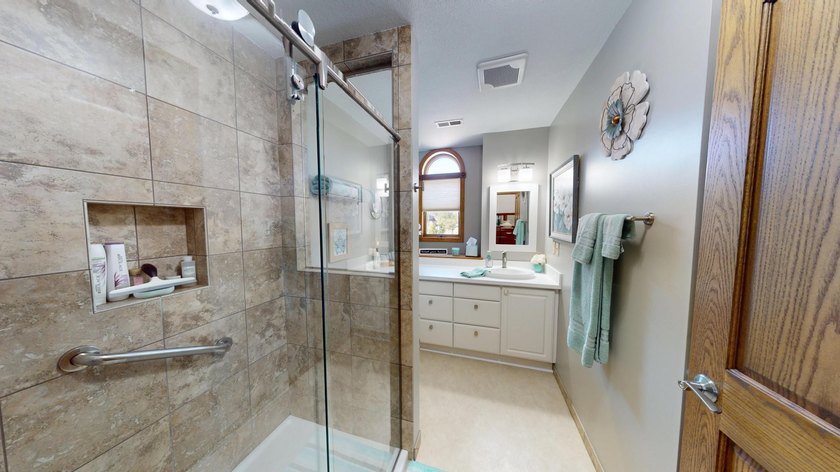 Step into this beautifully updated 2 bedroom, 2 bath condo that - photo 18