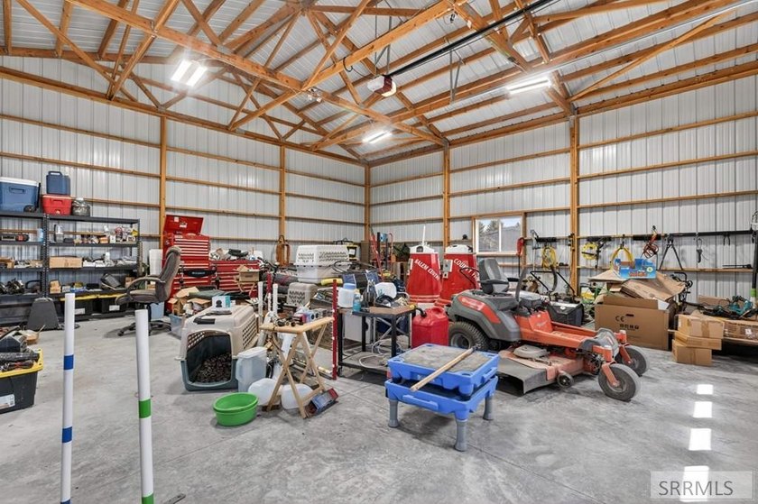 House with shop in quiet country setting on over 2 acres - photo 41
