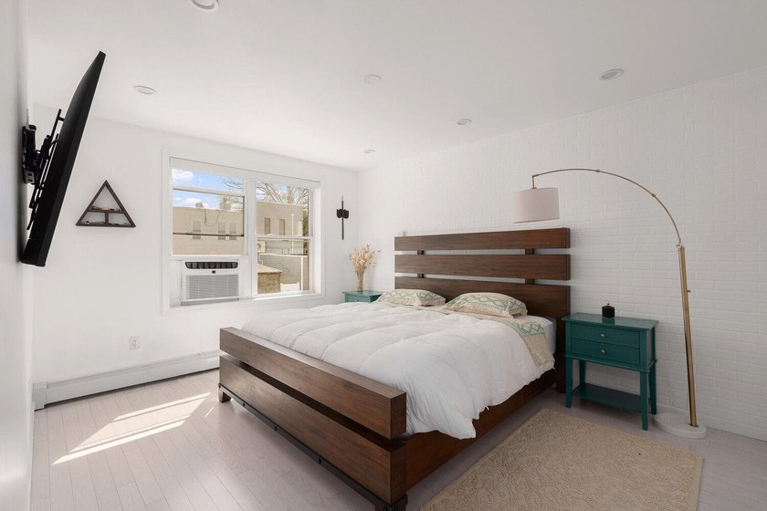 **50-61 46th Street - Sunnyside, Queens** **GUT-RENOVATED - photo 8