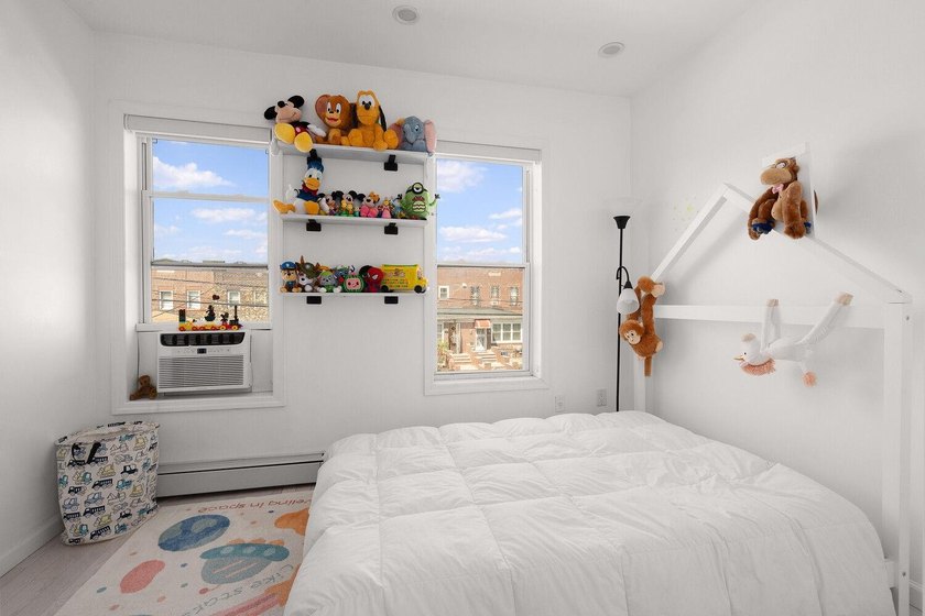 **50-61 46th Street - Sunnyside, Queens** **GUT-RENOVATED - photo 10