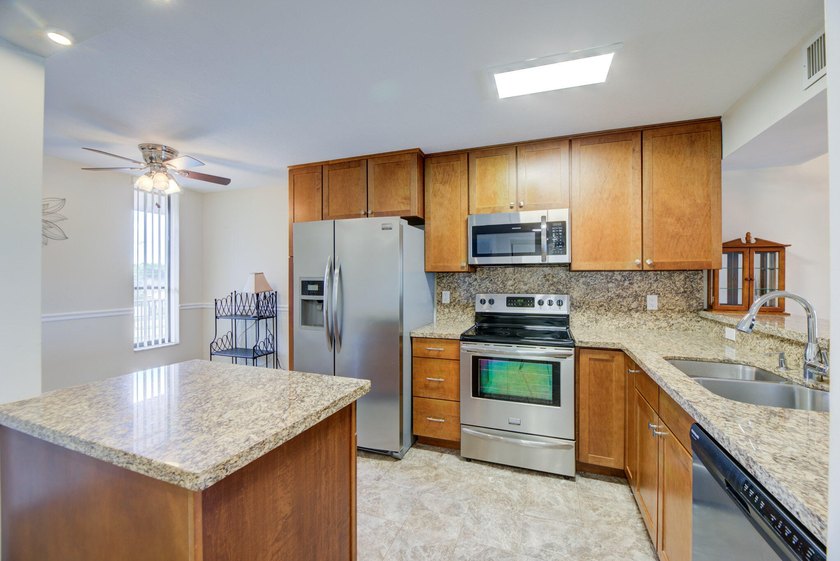 Active Adult Community Move In Ready Condo Awaits You! Knockdown - photo 15