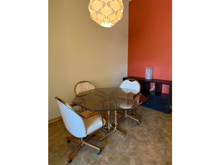 If you are looking for a large spacious one bedroom unit with a - photo 5