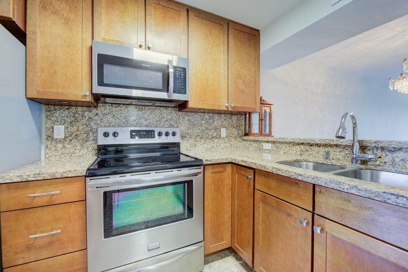 Active Adult Community Move In Ready Condo Awaits You! Knockdown - photo 16