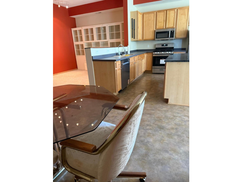 If you are looking for a large spacious one bedroom unit with a - photo 6