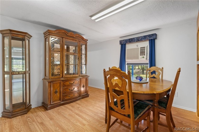 Calling all folks that are looking for country living, but want - photo 11