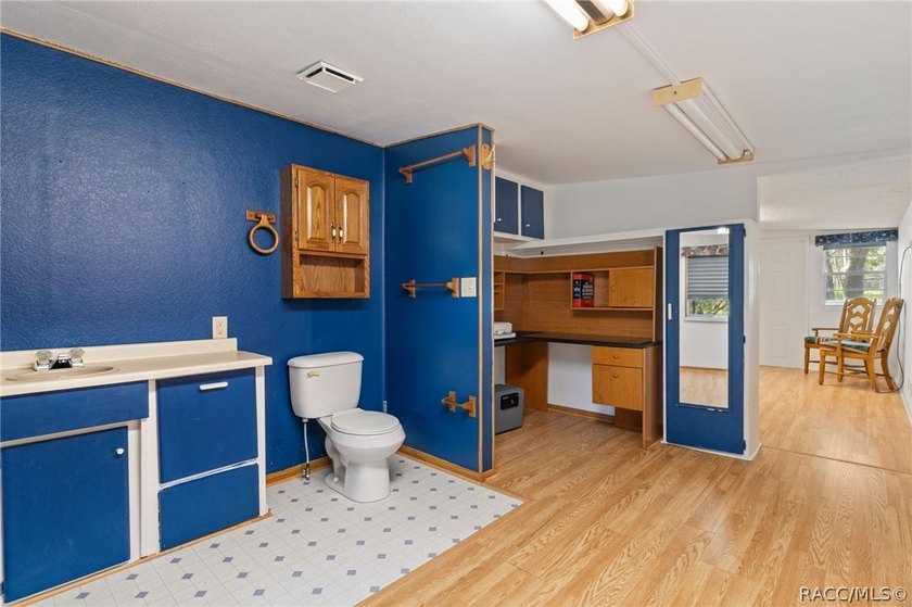 Calling all folks that are looking for country living, but want - photo 18