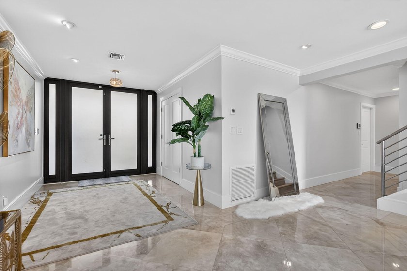 Boater's Paradise...Sophisticated Townhouse with breathtaking - photo 6