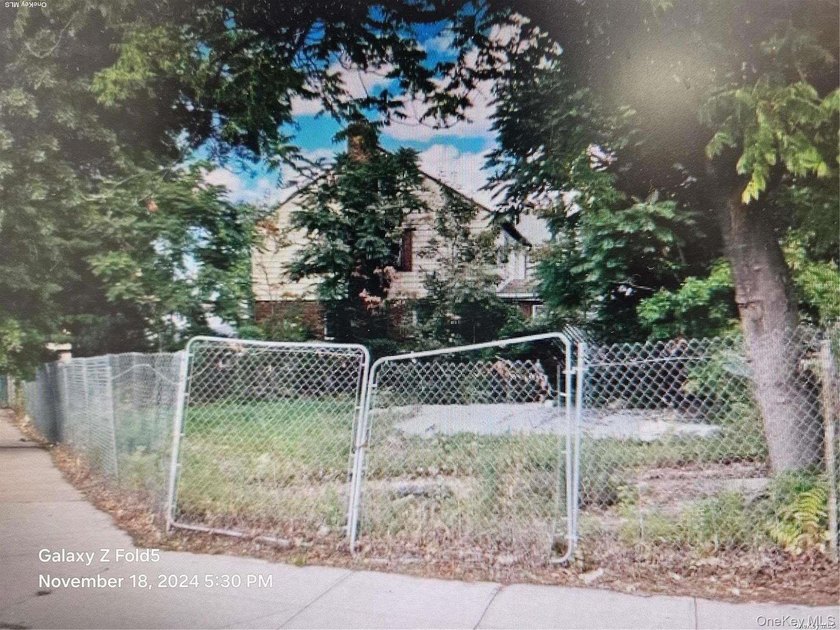 A Beautiful and great corner land on Francis Lewis Blvd with the - photo 4