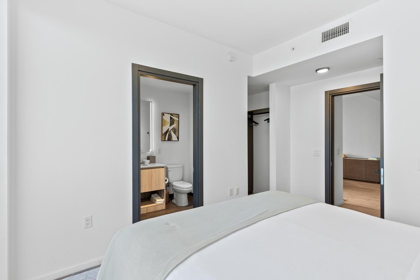 Experience modern luxury living in the heart of Miami! This - photo 26