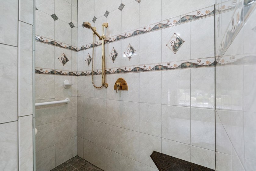Introducing a rare opportunity to own a meticulously maintained - photo 33