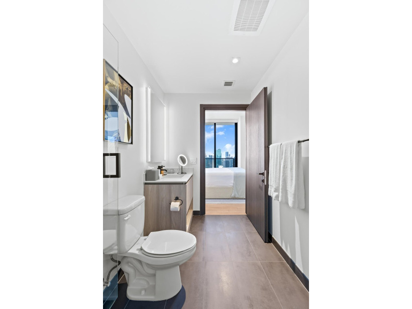 Experience modern luxury living in the heart of Miami! This - photo 36