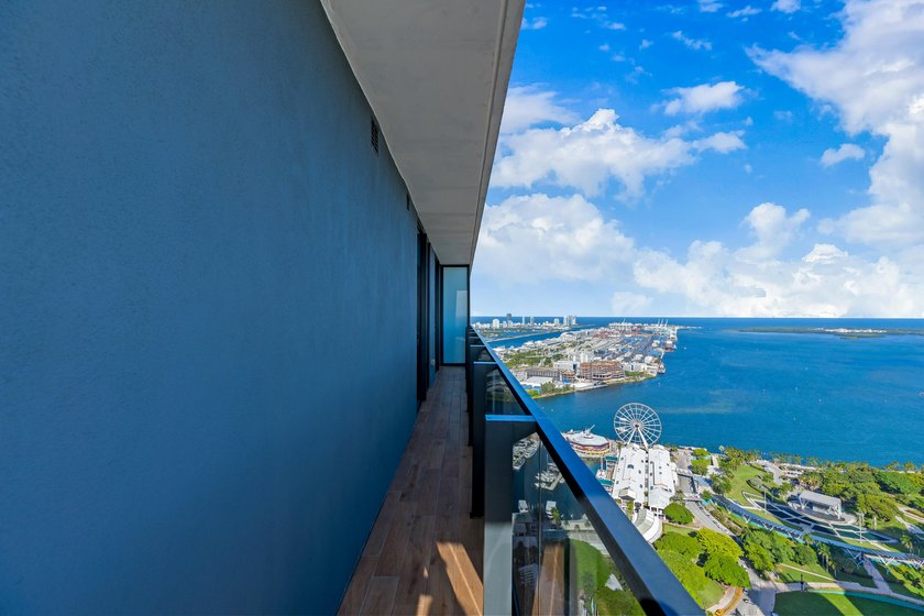 Experience modern luxury living in the heart of Miami! This - photo 44
