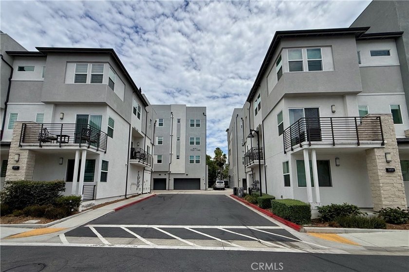 Welcome to 1130 S. Urbana Street, an exceptional single-story - photo 45