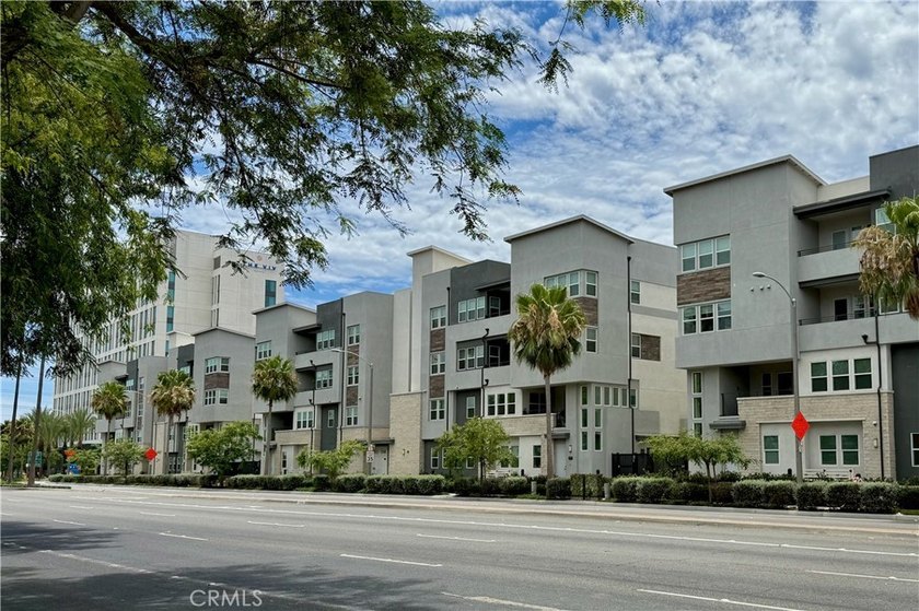 Welcome to 1130 S. Urbana Street, an exceptional single-story - photo 46