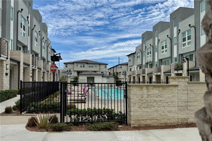Welcome to 1130 S. Urbana Street, an exceptional single-story - photo 49