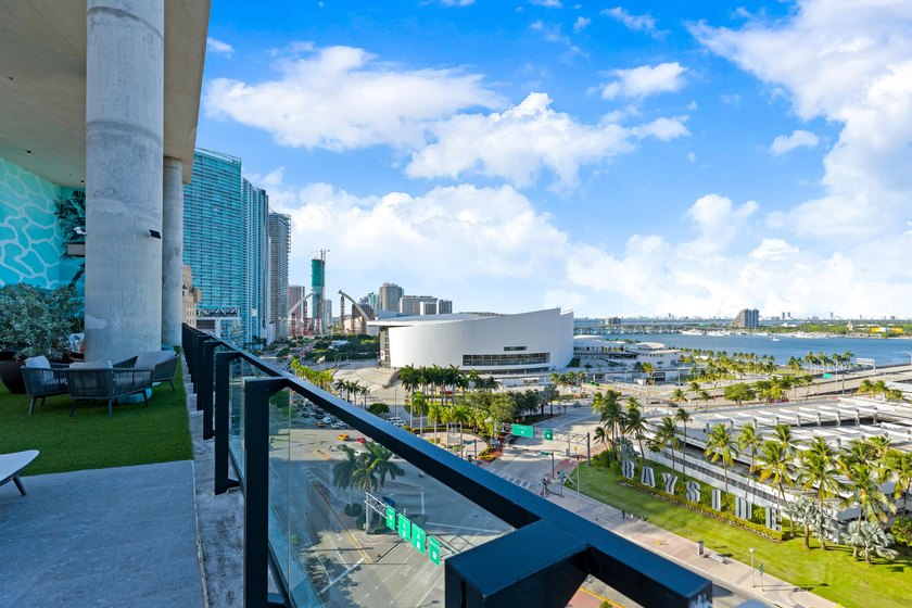 Experience modern luxury living in the heart of Miami! This - photo 51