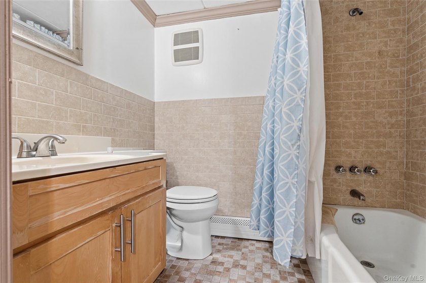 Move-In Ready Brick Multi-Family Duplex in the Longwood Section - photo 8