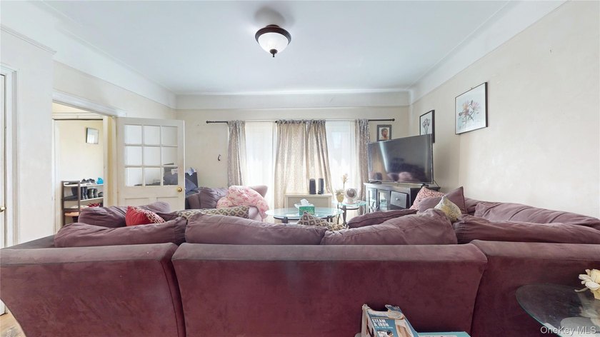 Nestled on a quiet block in the heart of Flatlands, this - photo 20