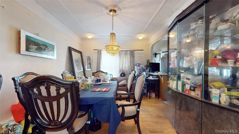 Nestled on a quiet block in the heart of Flatlands, this - photo 21