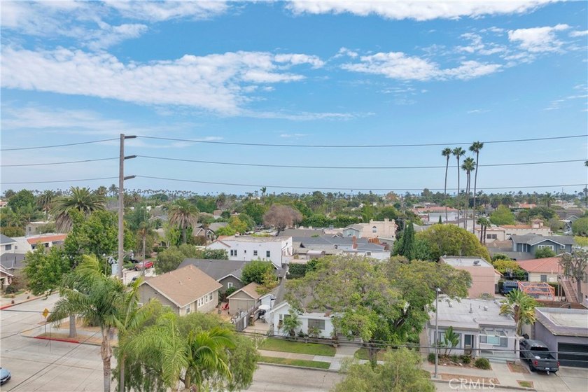 Beautifully Updated Belmont Heights Duplex Located in the highly - photo 30