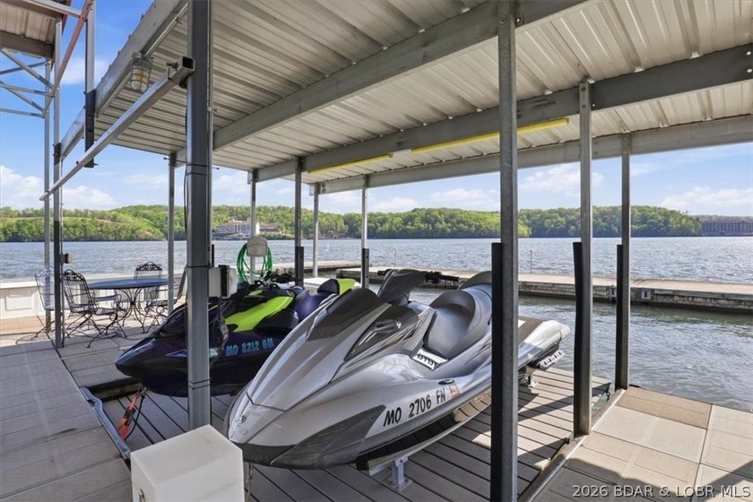 Lakefront Penthouse offers a rare 18 x 48 boat slip, partially - photo 37
