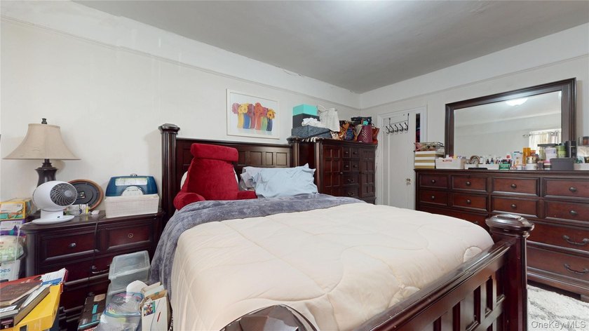Nestled on a quiet block in the heart of Flatlands, this - photo 39