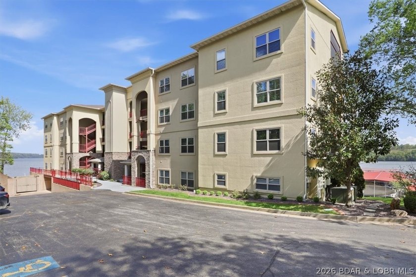 Lakefront Penthouse offers a rare 18 x 48 boat slip, partially - photo 44