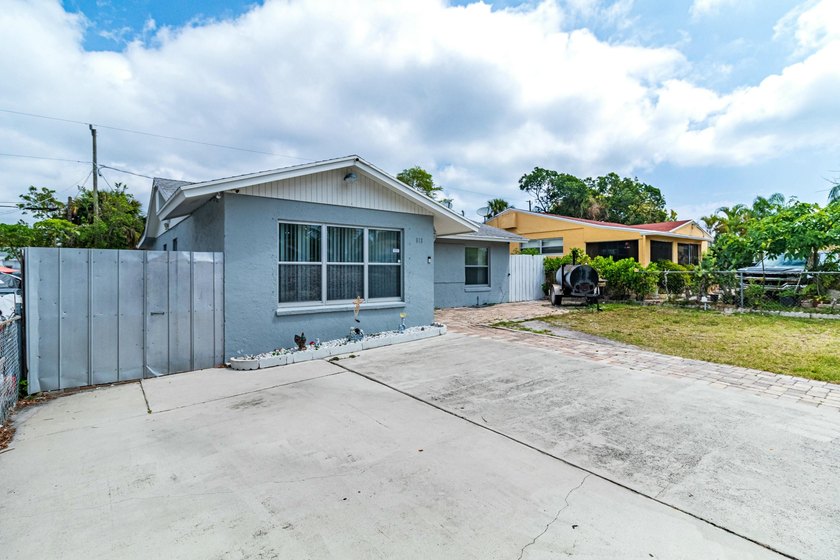 Charming Home with Attached Studio in Vibrant West Palm Beach - photo 3