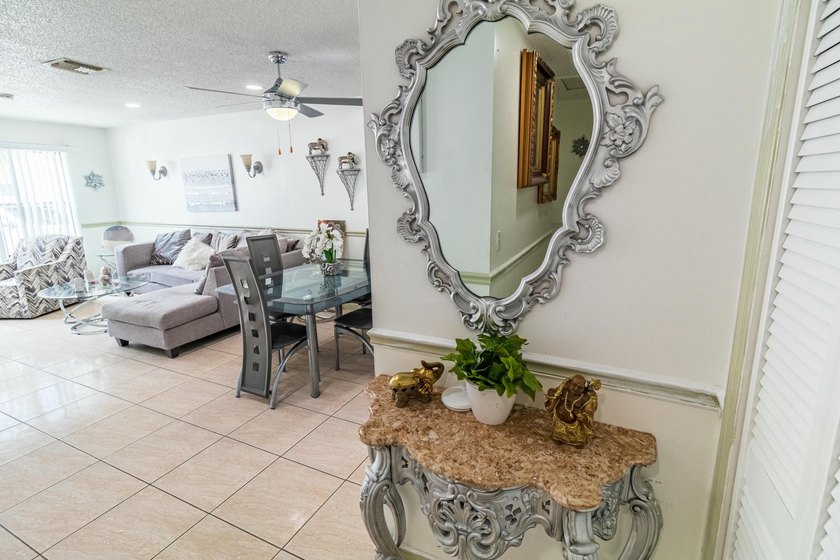 Charming Home with Attached Studio in Vibrant West Palm Beach - photo 10