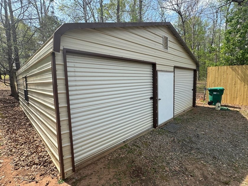 Set on nearly 100 acres of beautiful Golden Pond with easy - photo 12