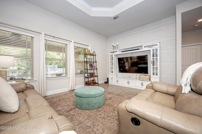 Newly reduced price as of 5/18!! Welcome home to this beautiful - photo 14