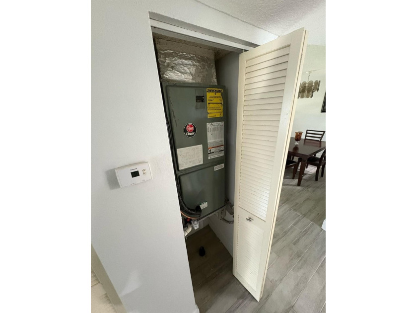 WOW!!! RARELY AVAILABLE REMODLED GROUND FLOOR CORNER UNIT - photo 22