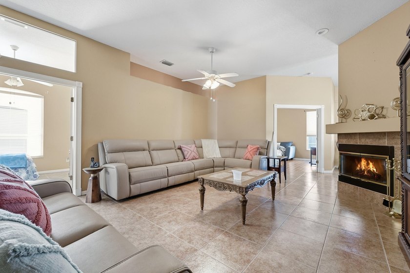 Welcoming double-door entry and open layout Bright kitchen - photo 6