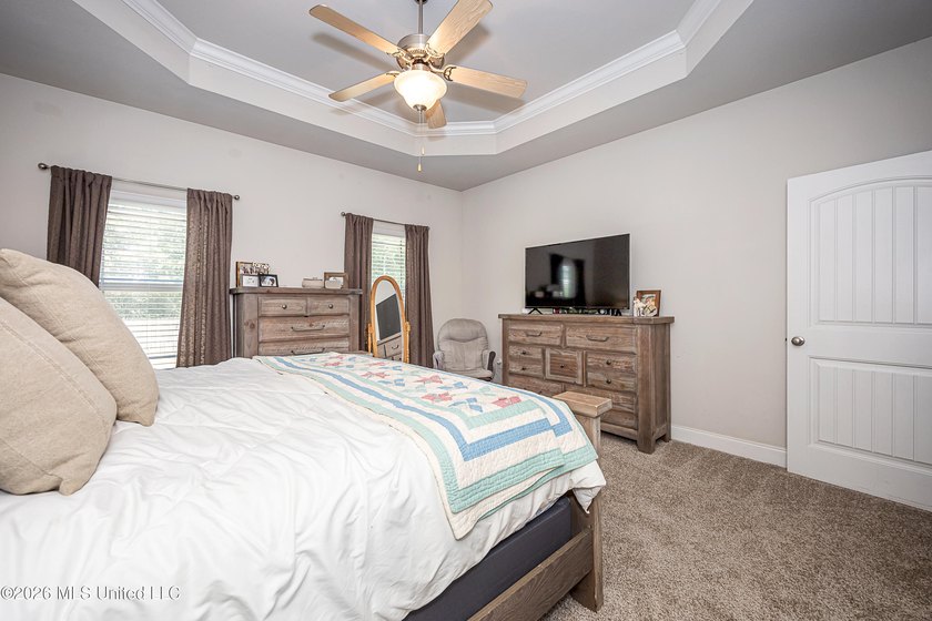 Newly reduced price as of 5/18!! Welcome home to this beautiful - photo 27