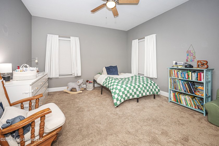 Newly reduced price as of 5/18!! Welcome home to this beautiful - photo 34