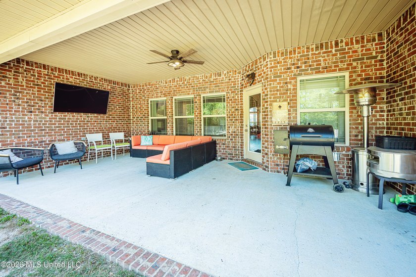 Newly reduced price as of 5/18!! Welcome home to this beautiful - photo 46