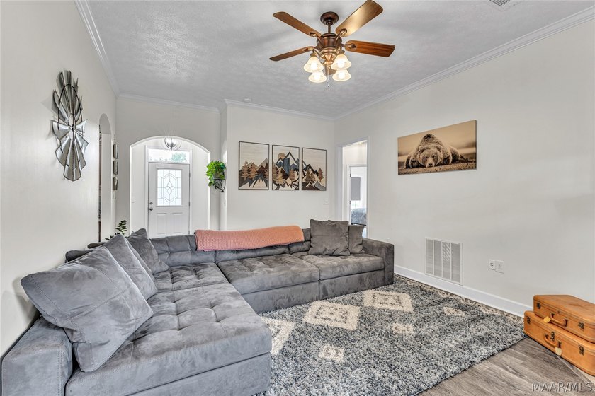 ***Improved price!***Welcome to this beautifully maintained - photo 14