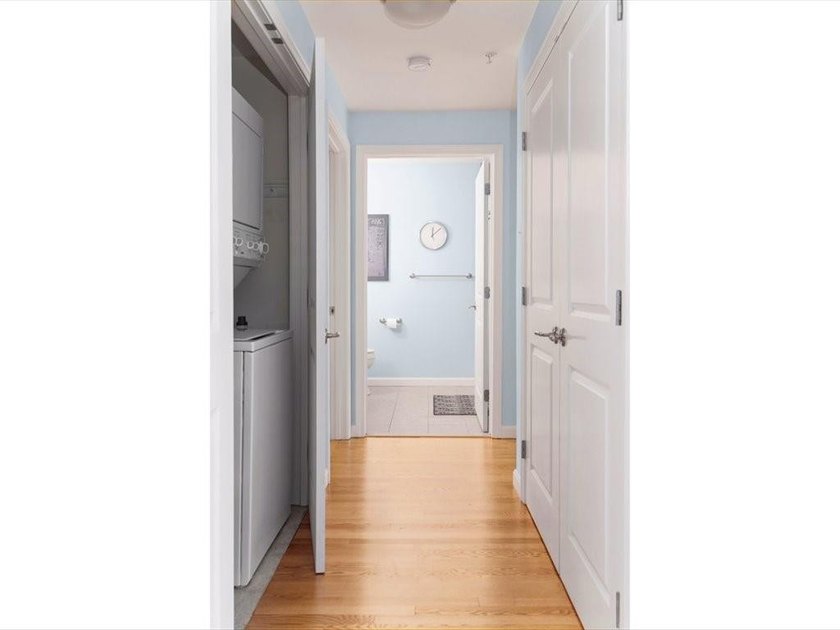 Carefree Luxury Living Just Minutes from the Beach! If you're - photo 14