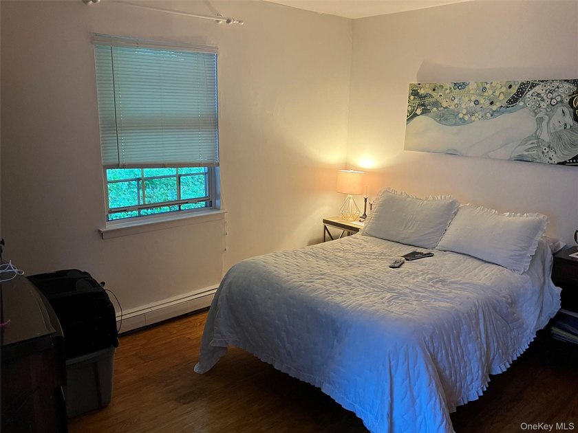 Presenting a premier buying opportunity in Glen Cove. This - photo 12
