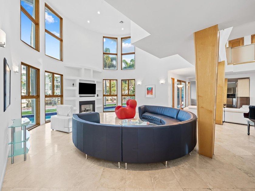Stunning contemporary waterfront estate on the Karen Canal in - photo 14