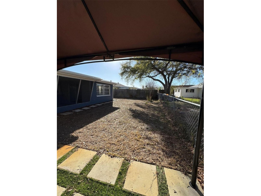 Welcome to this beautifully renovated 2-bedroom, 2-bathroom home - photo 31